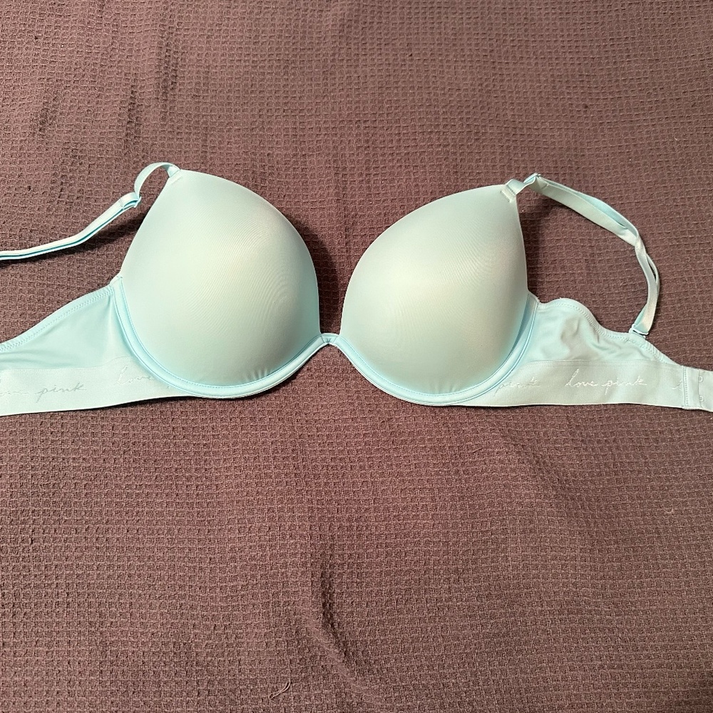 Victorias Secret 34DD push-up bra with convertible straps. Light blue